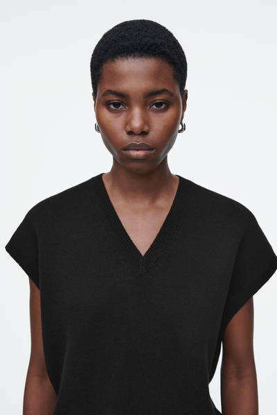 COS ダブルフェイスウールVネックベスト