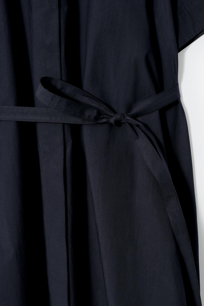 COS オーバーサイズ フレアポプリンミディワンピース