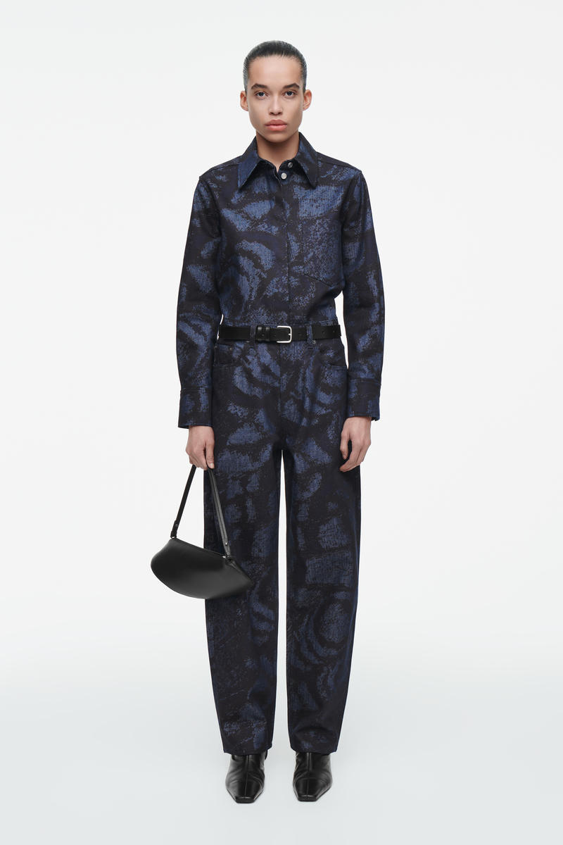 COS ベイジャガードバレルレッグジーンズ