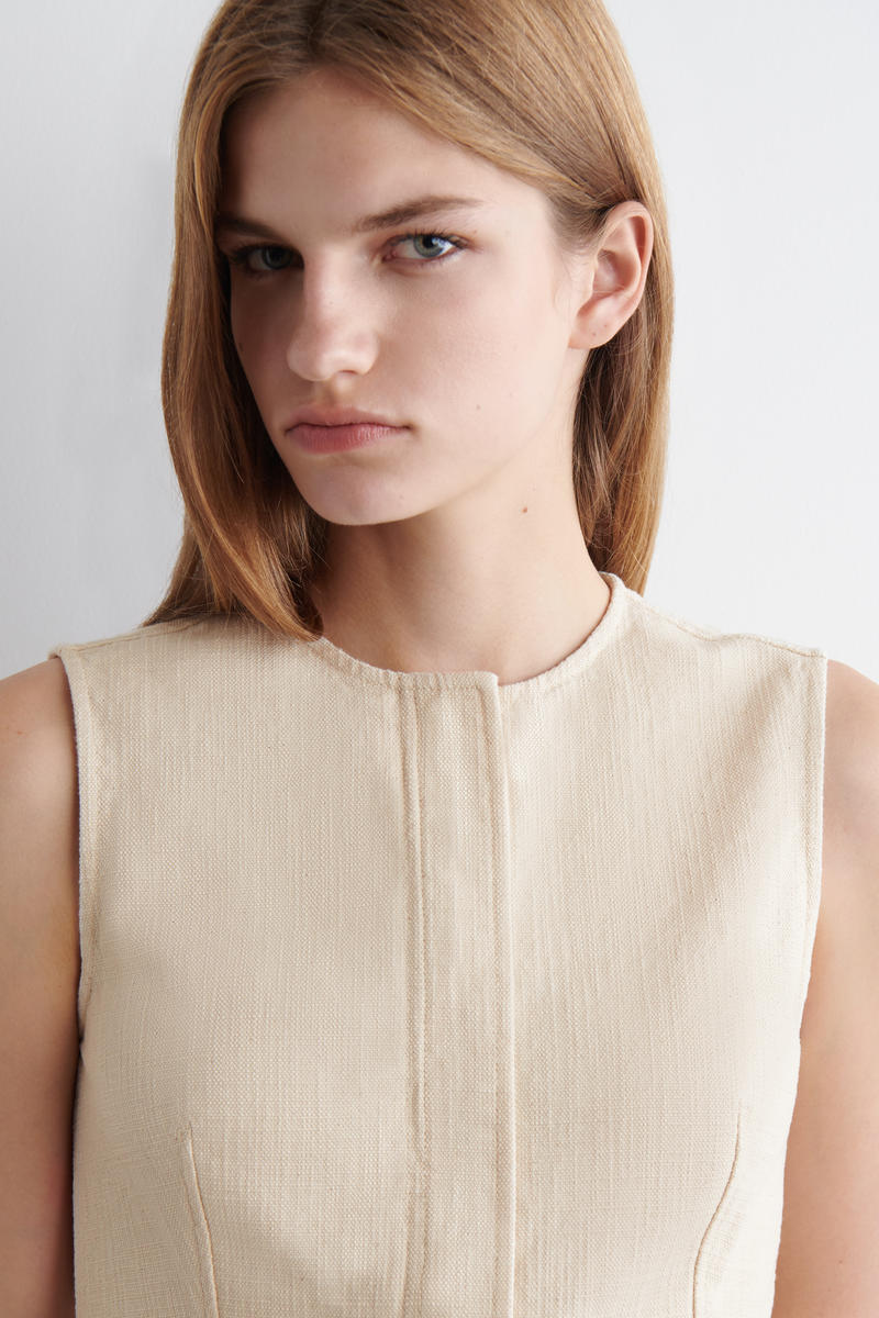 COS ノースリーブデニムトップ