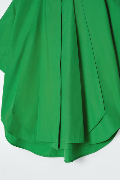 COS オーバーサイズカーブヘムコットンシャツ