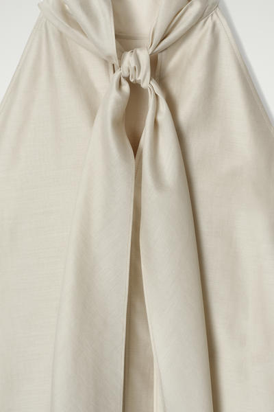 COS フルイドホルターネックトップ