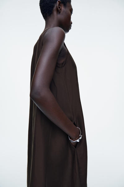 COS Aラインリネンブレンドマキシワンピース