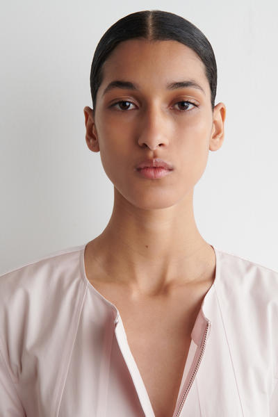 COS プリーツジップアップコットンミディワンピース