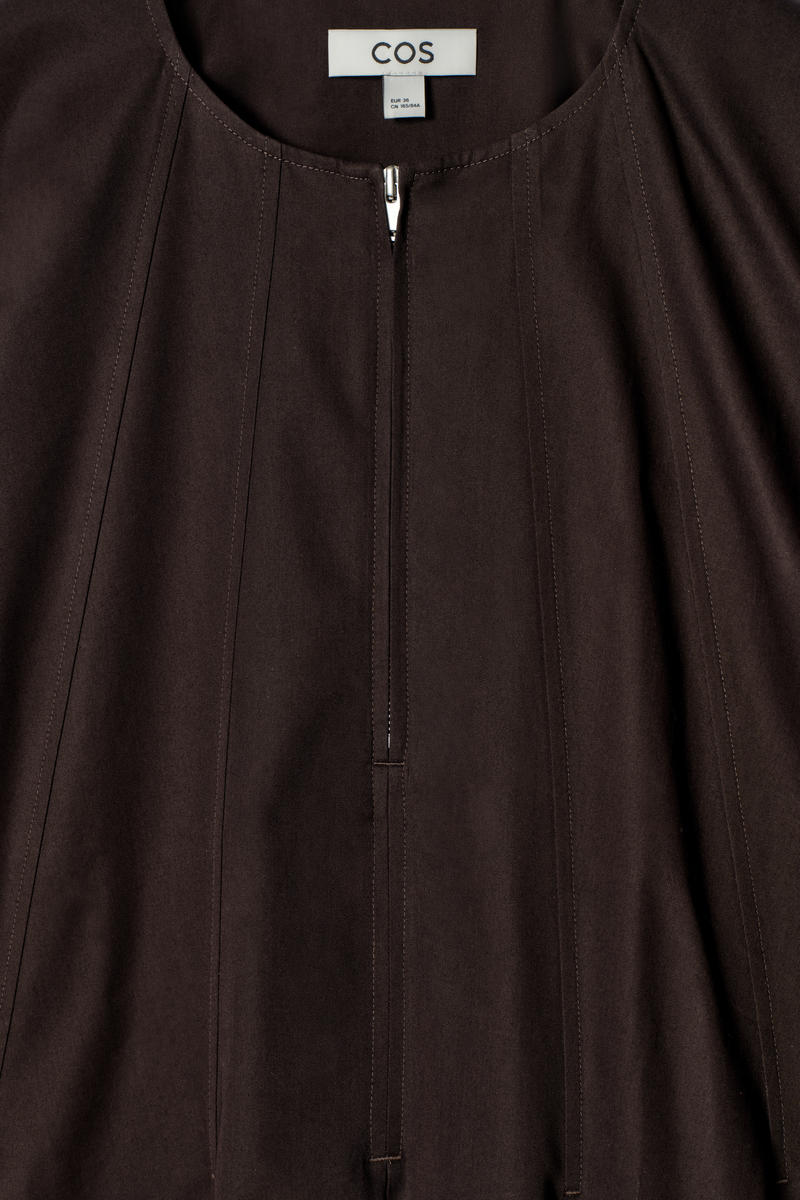 COS プリーツジップアップコットンミディワンピース