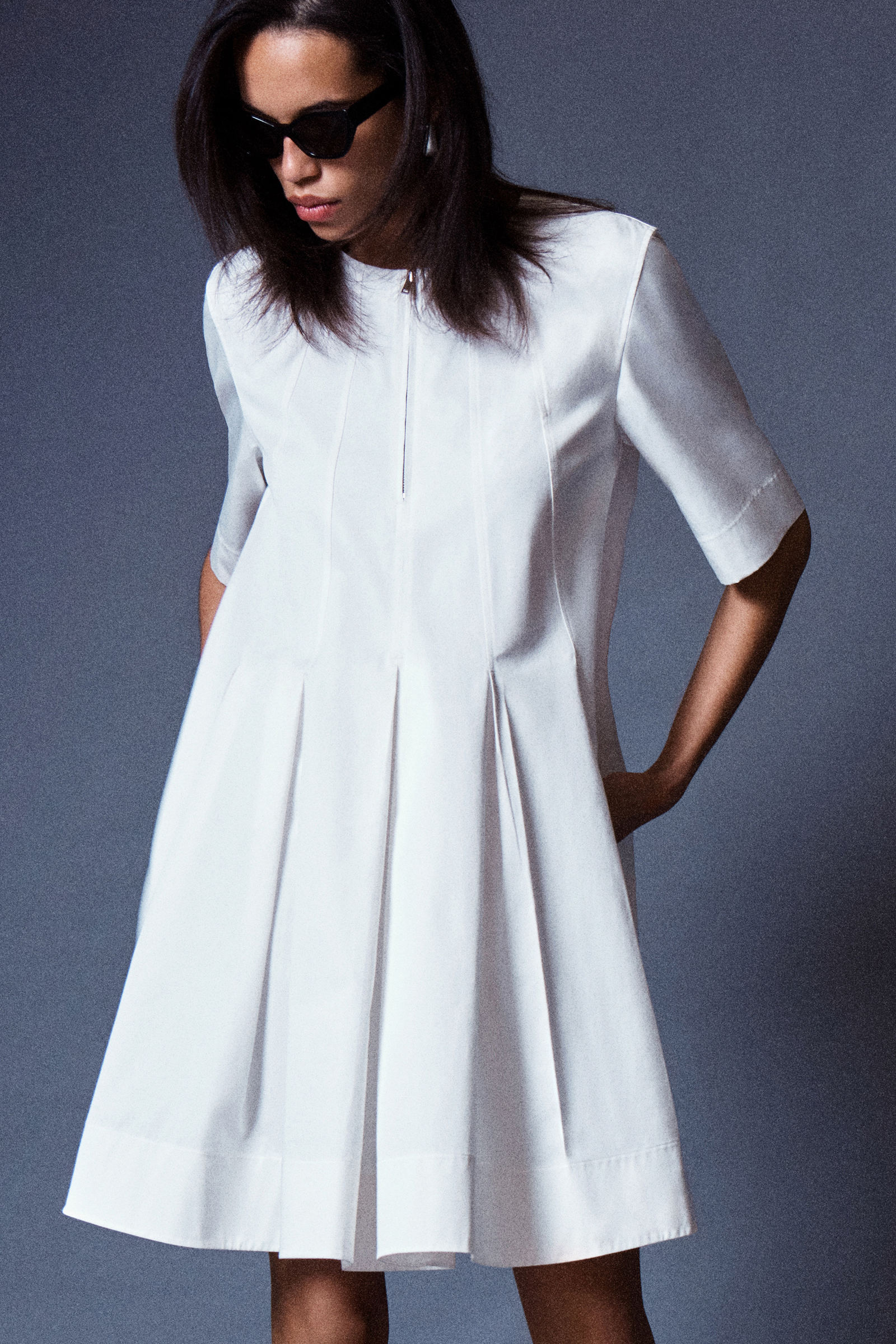 PLEATED ZIP-UP COTTON MIDI DRESS プリーツジップアップコットン 