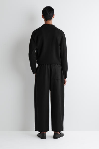 COS ドローストリングバレルレッグパンツ