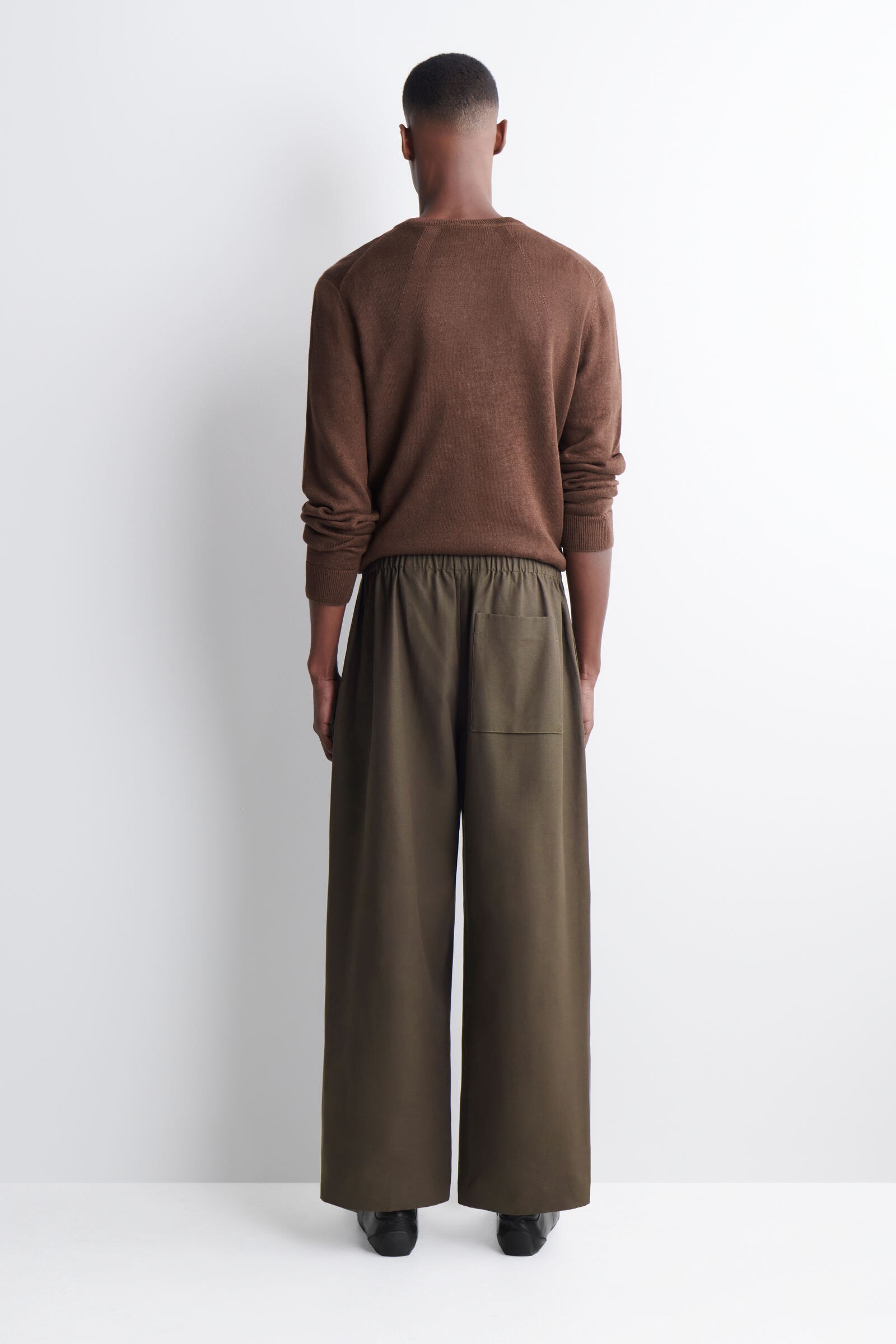 BARREL-LEG DRAWSTRING TROUSERS ドローストリング付きバレルレッグ