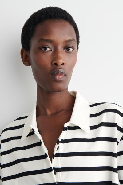 COS リラックスストライプ長袖ポロシャツ