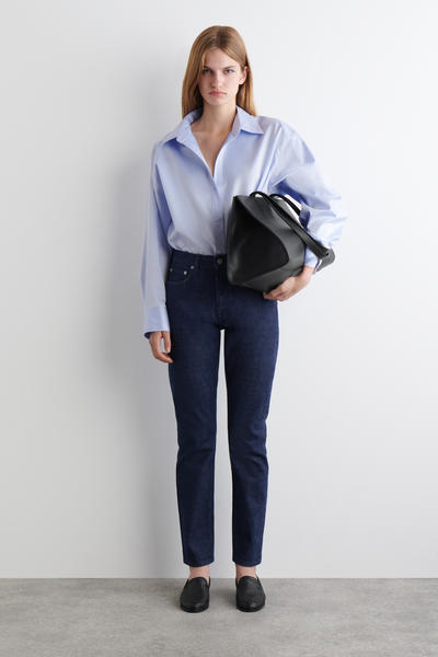 COS フルート スリムレッグ ジーンズ