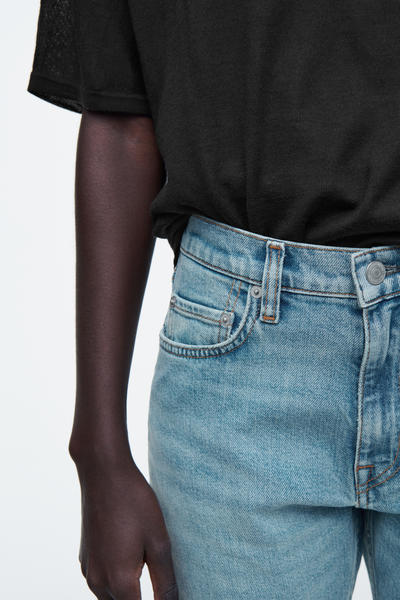 COS フルート スリムレッグ ジーンズ