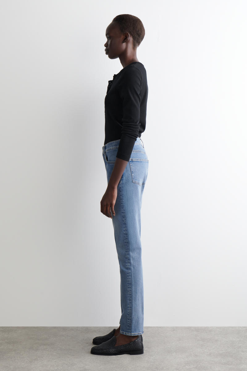 COS フルート スリムレッグ ジーンズ