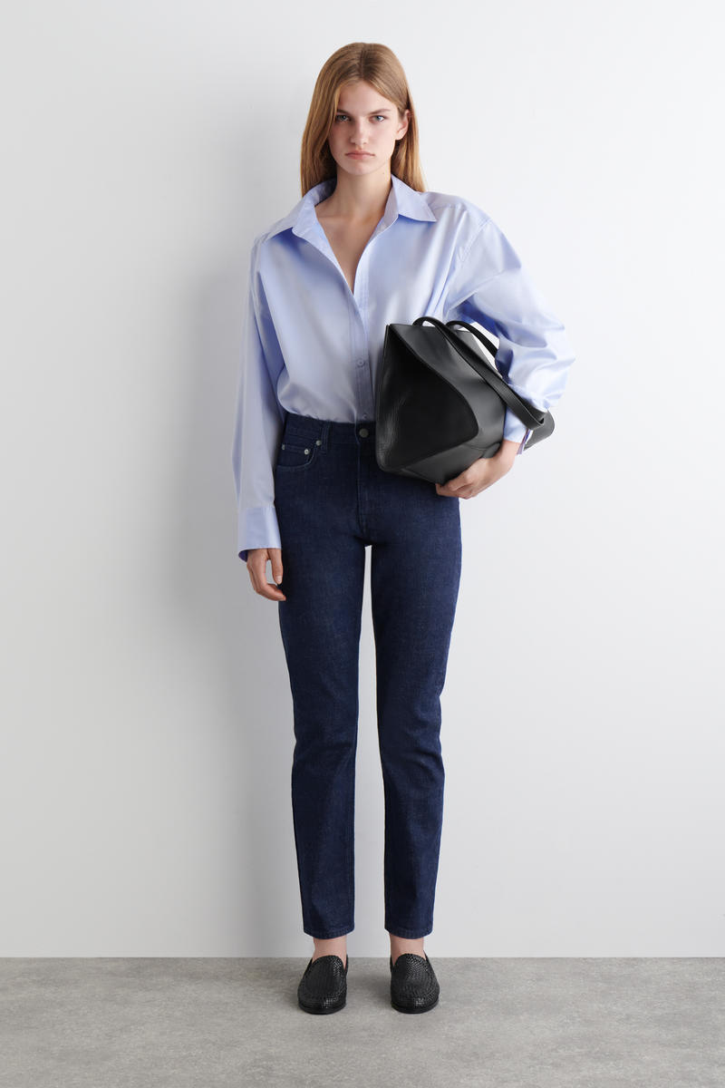 COS フルート スリムレッグ ジーンズ