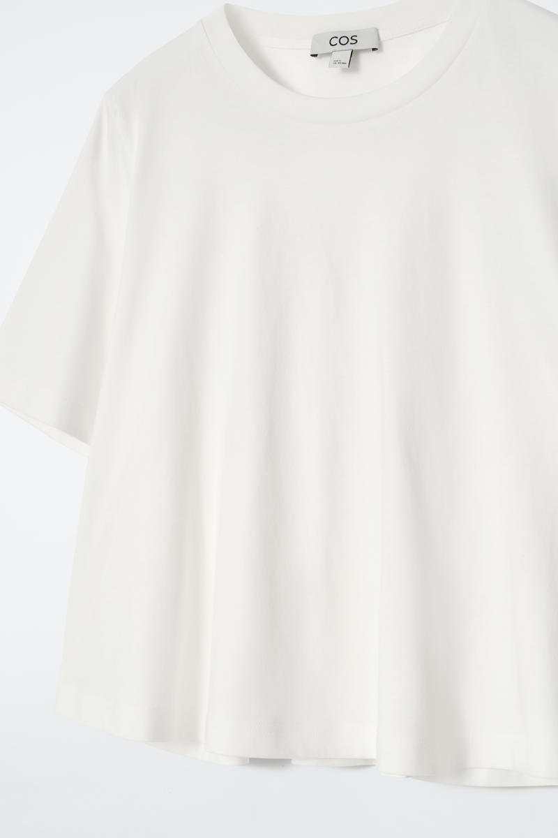 COS オーバーサイズ トラぺーズTシャツ