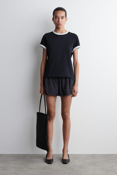 COS スリムリンガーTシャツ