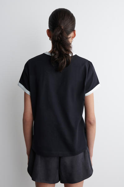 COS スリムリンガーTシャツ