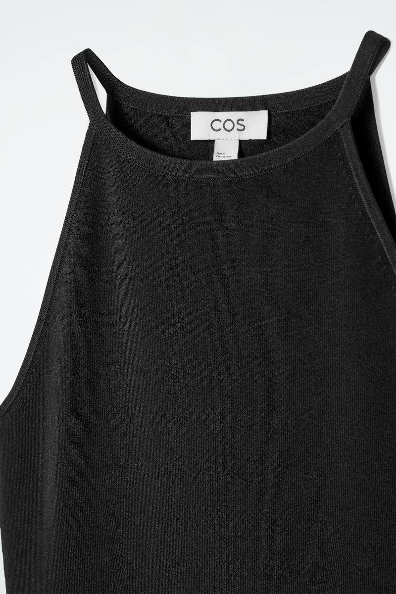 COS コントゥアニットミディワンピース