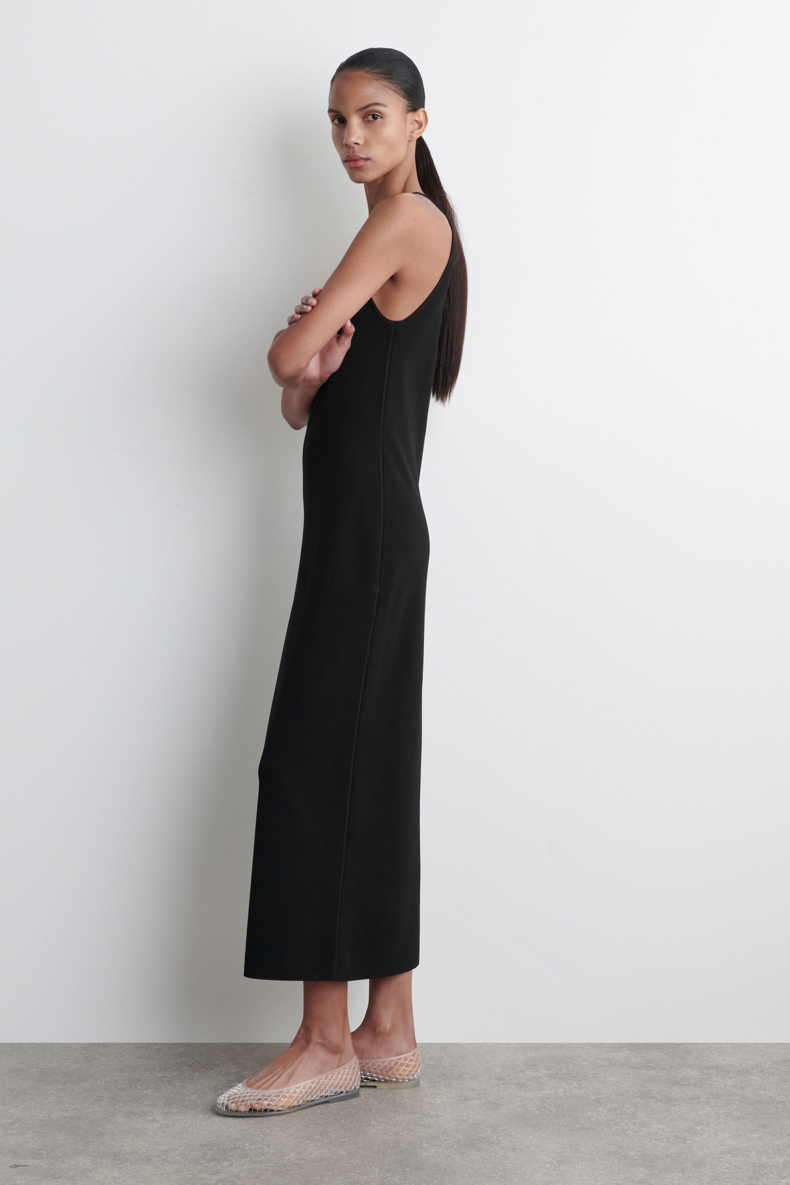 CONTOURED KNITTED MIDI DRESS コントゥアニットミディワンピース 