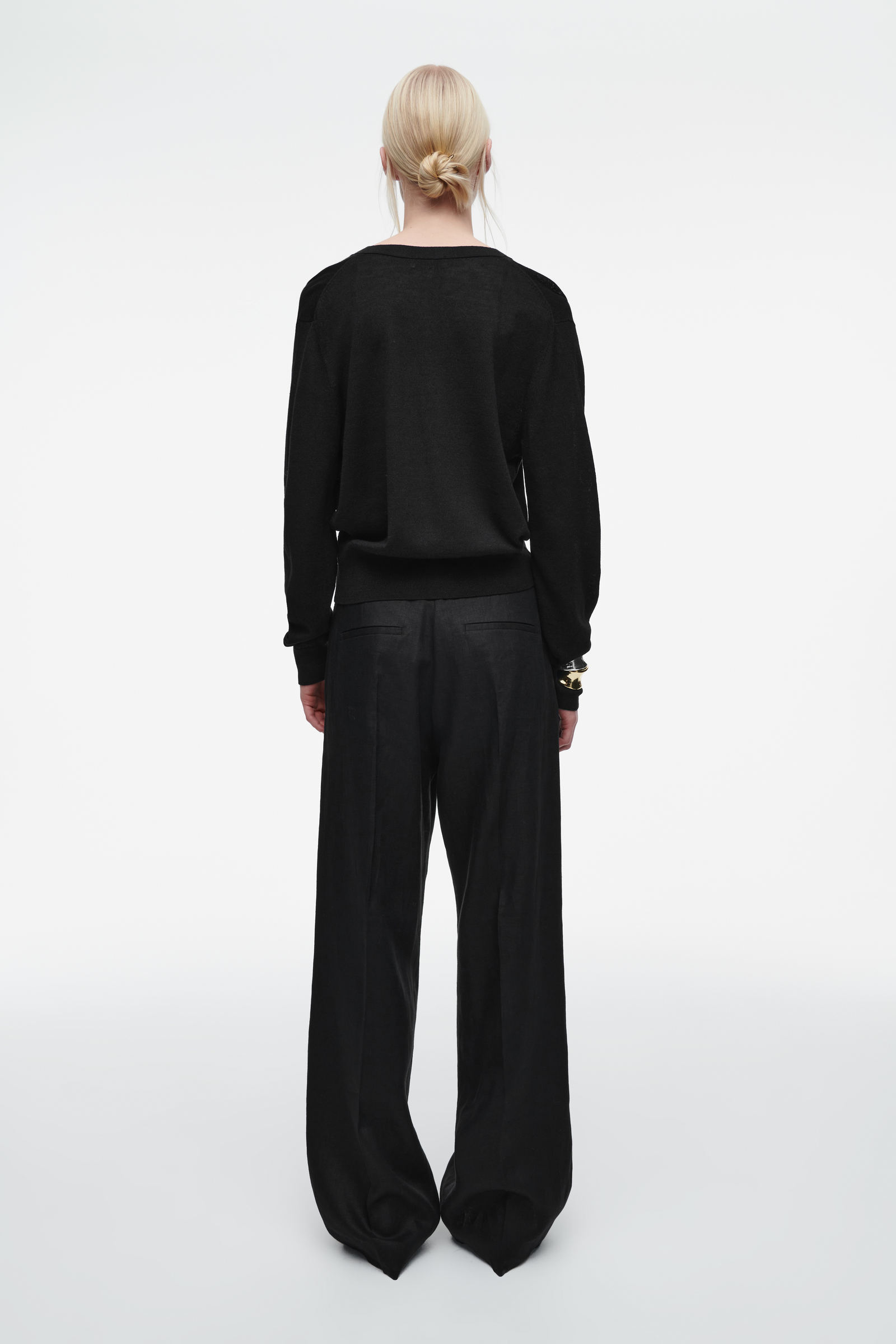 MERINO WOOL V-NECK CARDIGAN メリノウールVネックカーディガン 