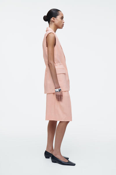 COS スリムリネンベスト