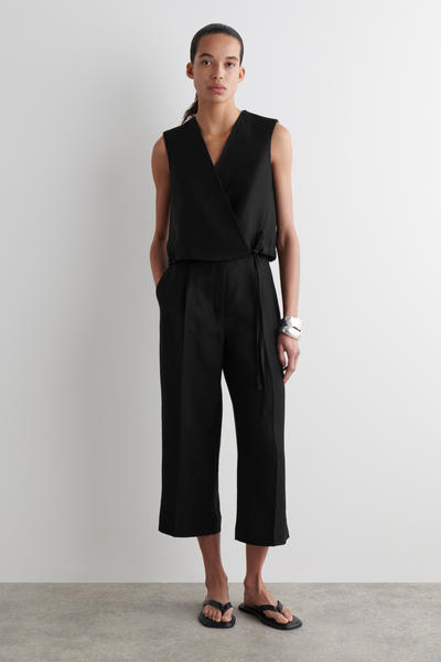 COS タイディテールラップベスト