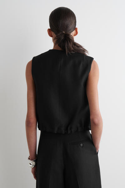 COS タイディテールラップベスト