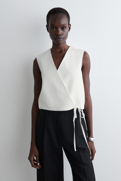 COS タイディテールラップベスト