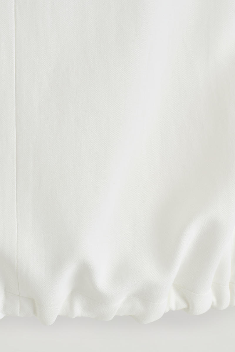 COS タイディテールラップベスト