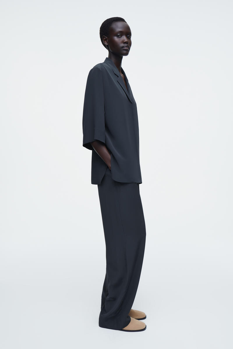 COS キャンプカラーシルクシャツ