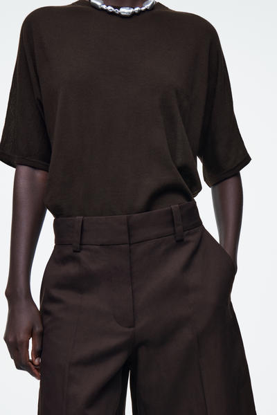 COS リネンブレンド ロングラインショートパンツ