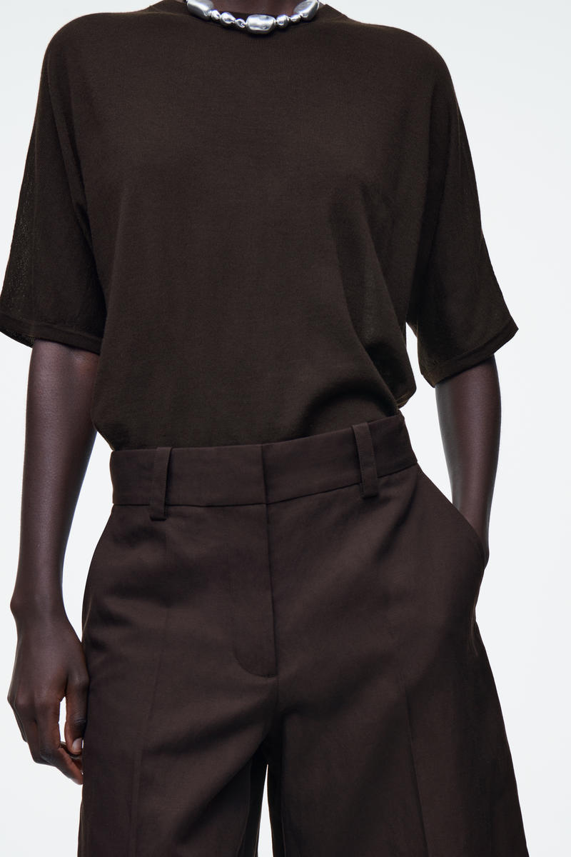 COS リネンブレンド ロングラインショートパンツ