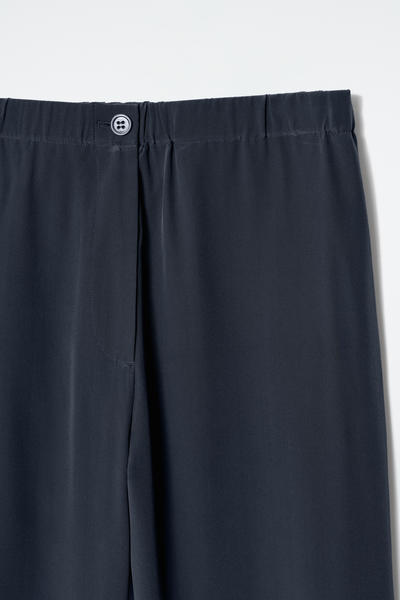 COS リラックスシルクパンツ