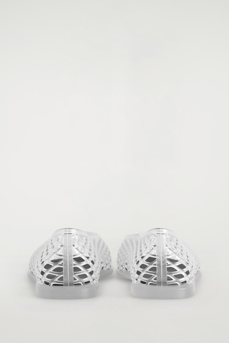 COS カットアウトジェリーバレエフラット