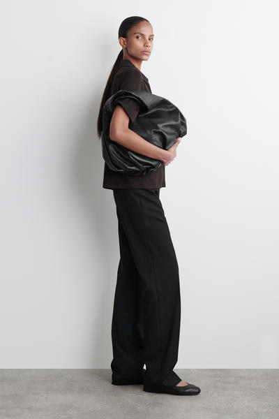 COS レザーバレリーナフラットシューズ