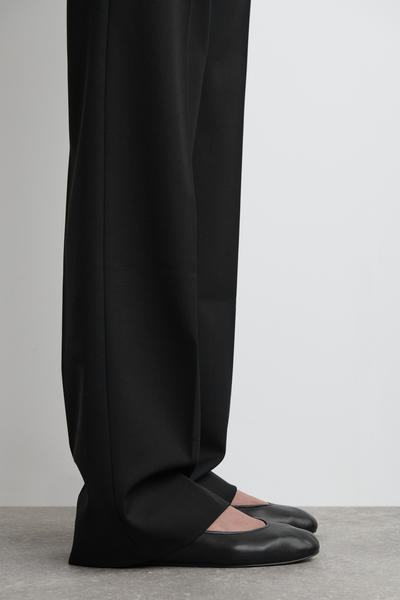 COS レザーバレリーナフラットシューズ