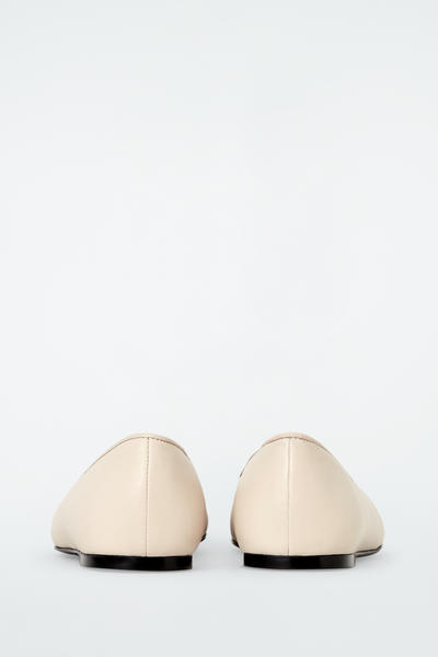 COS レザーバレリーナフラットシューズ