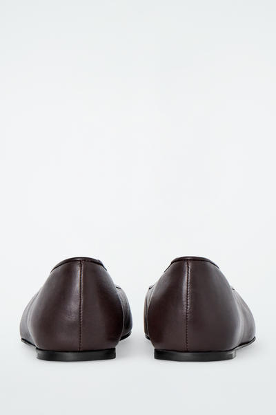 COS レザーバレリーナフラットシューズ