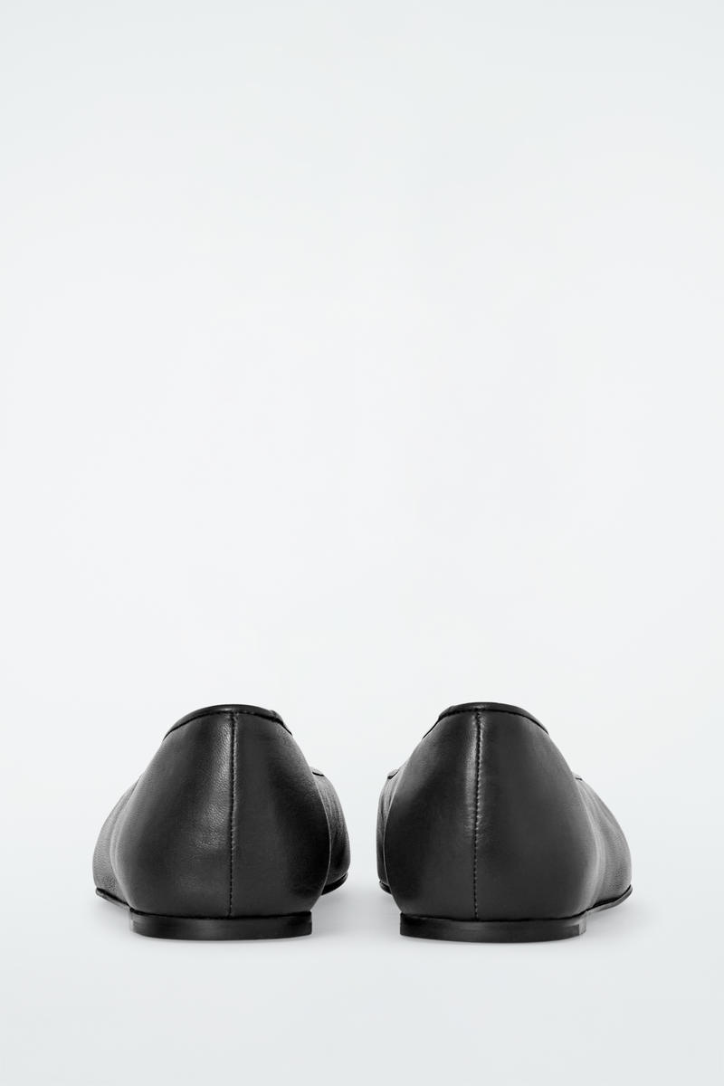 COS レザーバレリーナフラットシューズ