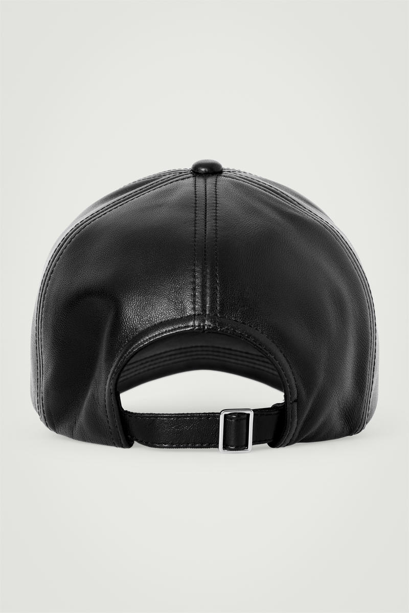 COS レザーベースボールキャップ