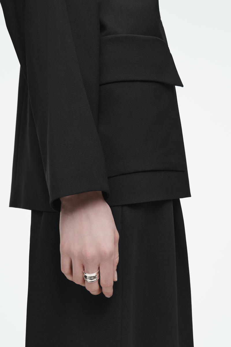 COS カーブスタッキングリング