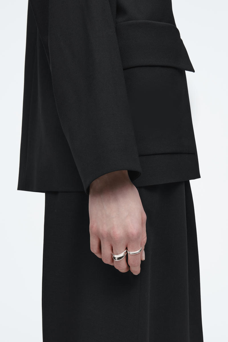 COS カーブスタッキングリング