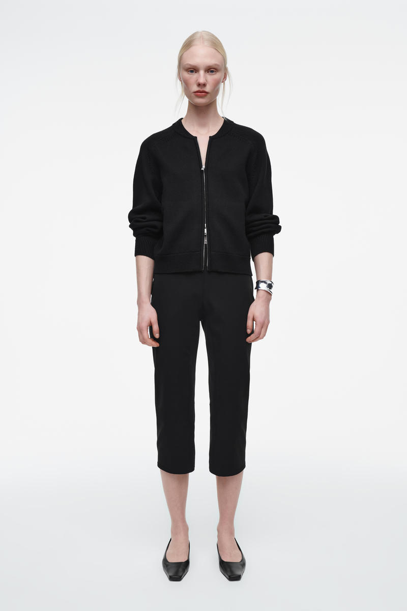 COS ポインテルニットウールジャケット