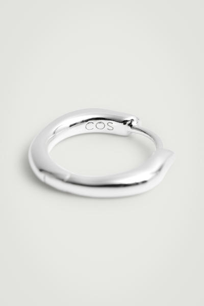 COS スターリングシルバーハギーフープピアス