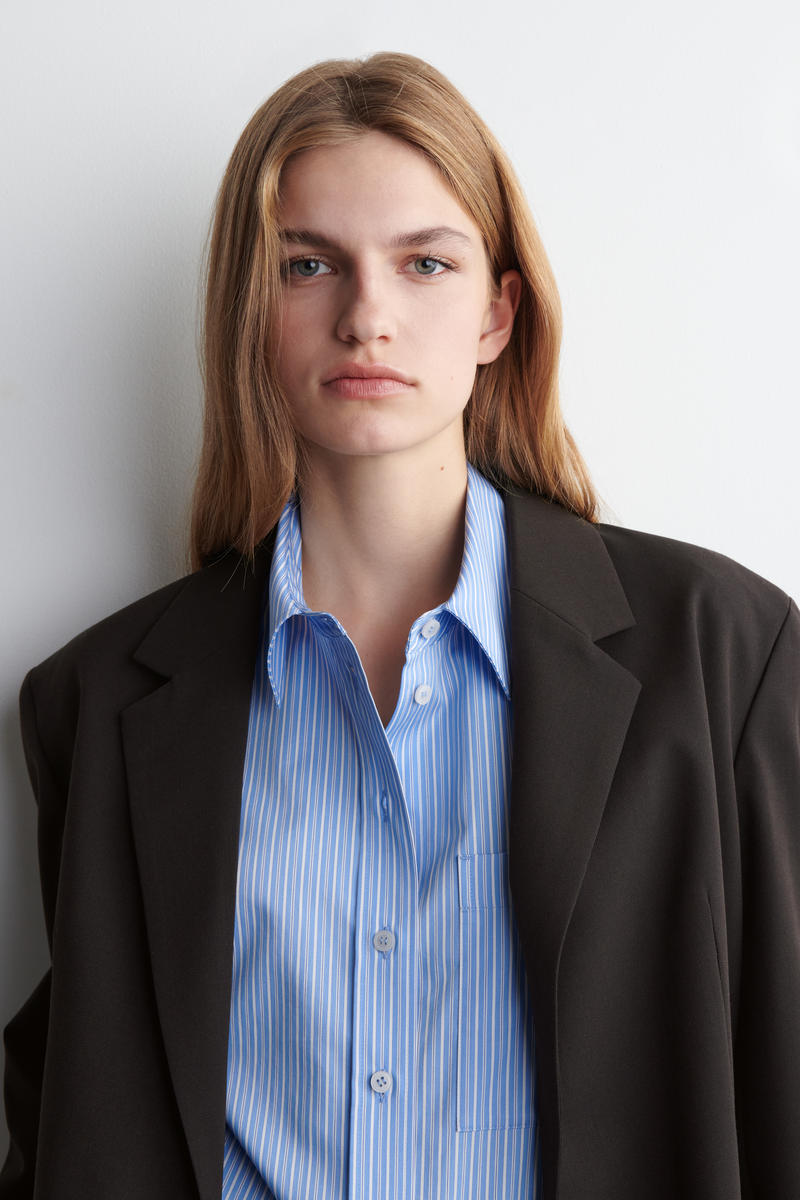 COS テーラードピマコットンシャツ