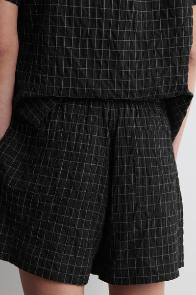 COS チェックコットンショートパンツ