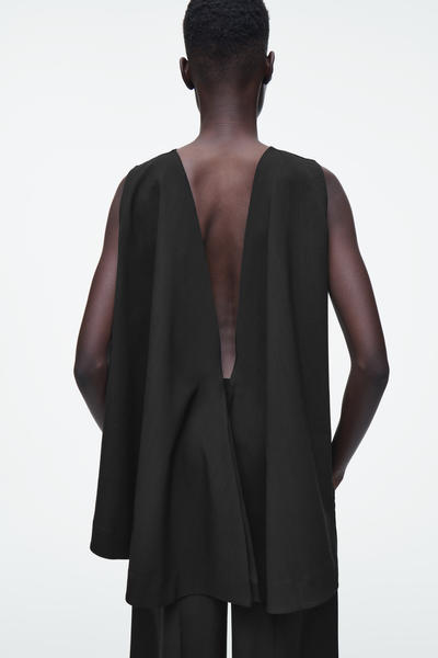 COS オープンバックウールトップ