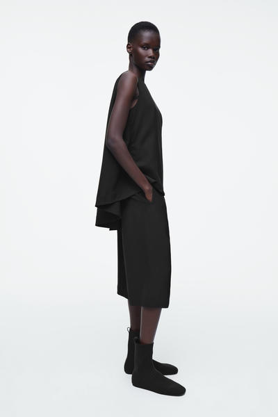 COS オープンバックウールトップ