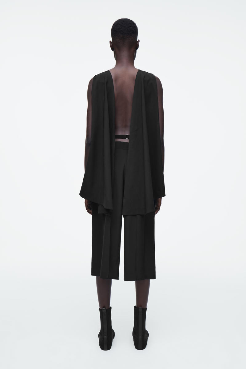 COS オープンバックウールトップ