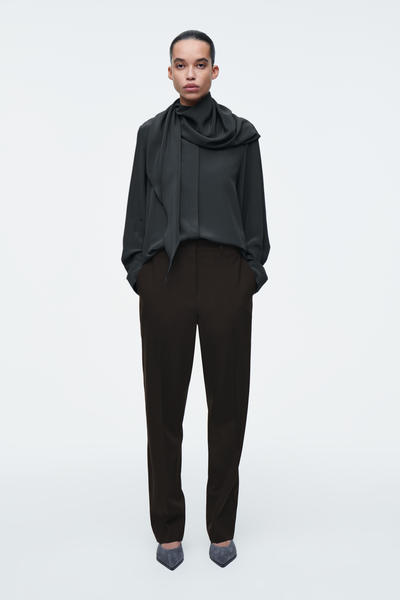 COS シルクスカーフ ディテールシャツ