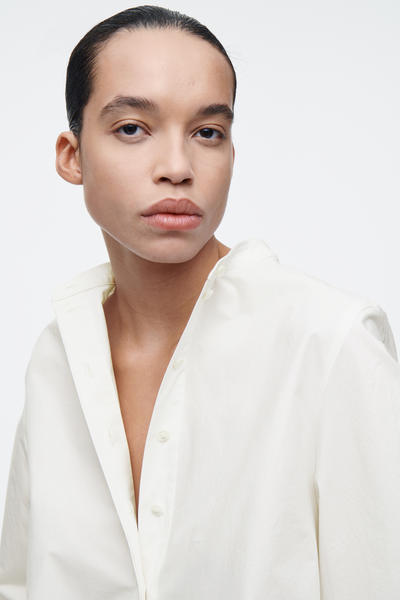 COS ノーカラーハーフプラケットシャツ